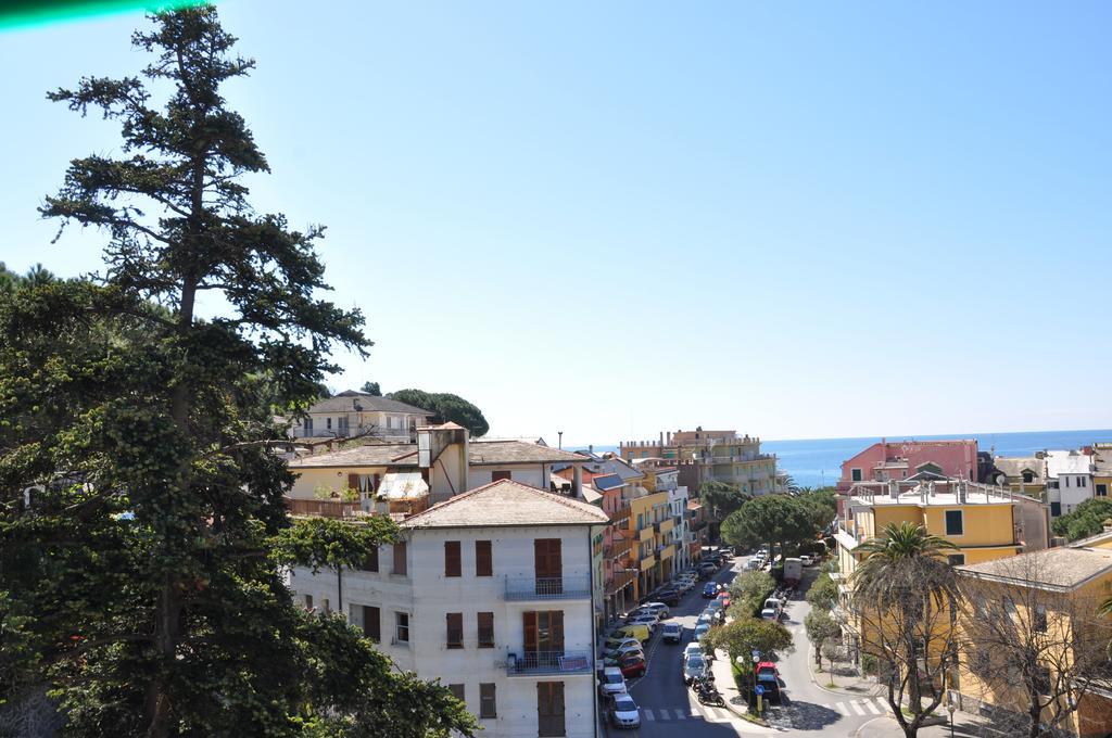 Hotel Residence Moneglia Exterior photo